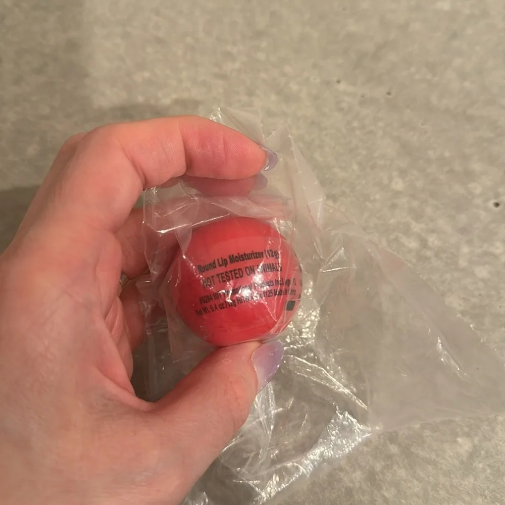 NWT LIPLASE Chapstick Round Lip Moisturizer Lip Balm